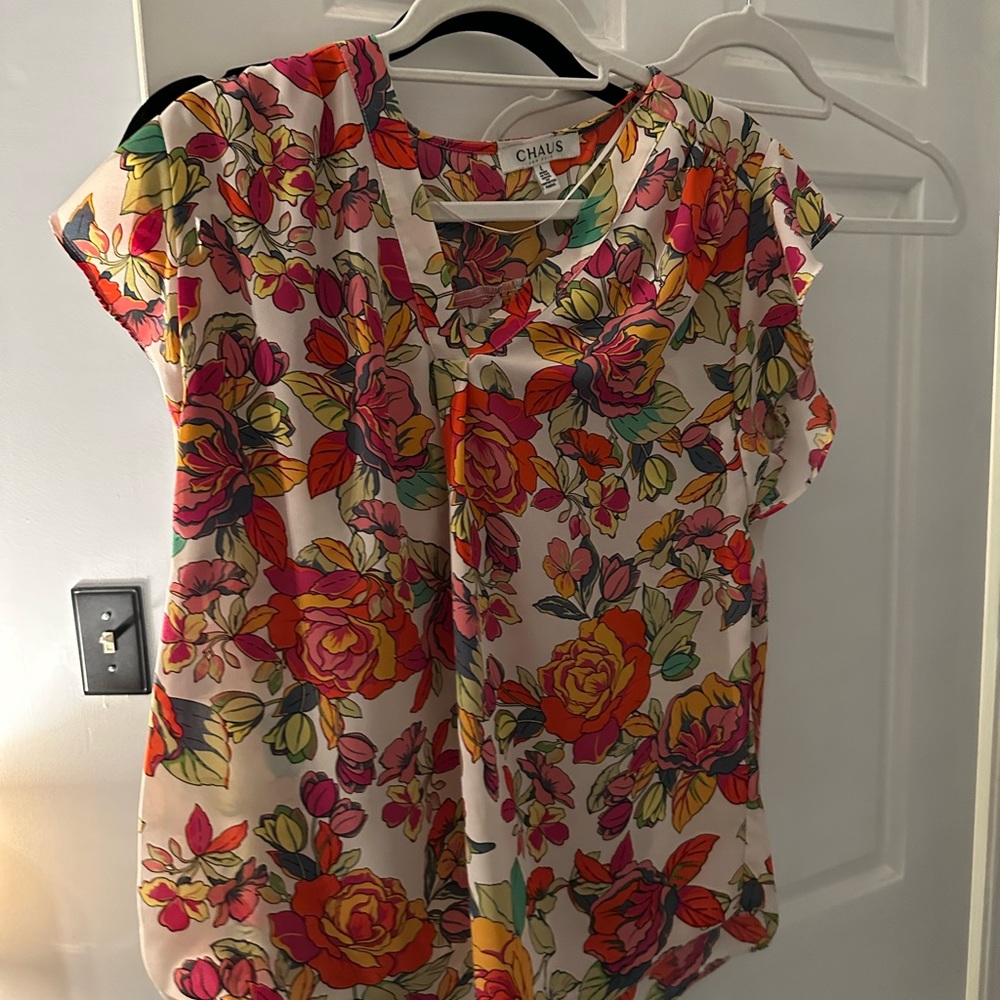 Multicolor floral v neck